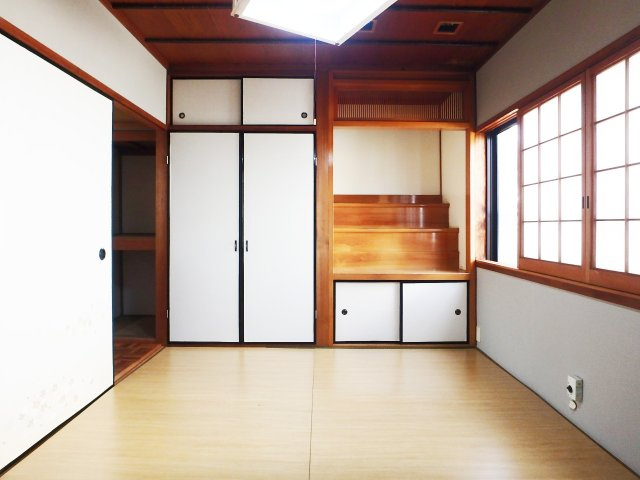 門戸岡田町中古戸建の和室