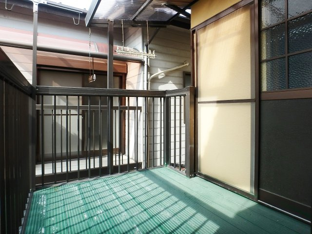 門戸岡田町中古戸建のバルコニー
