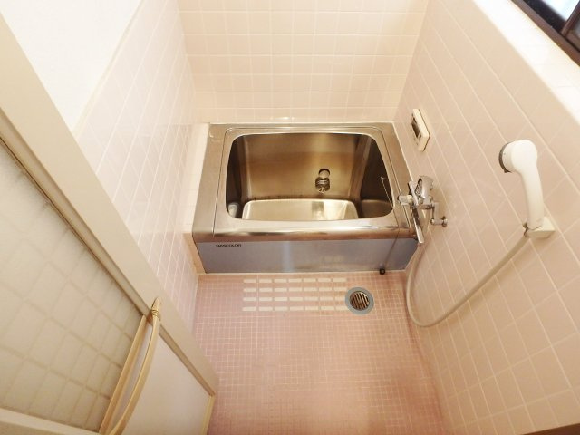 門戸岡田町中古戸建の浴室