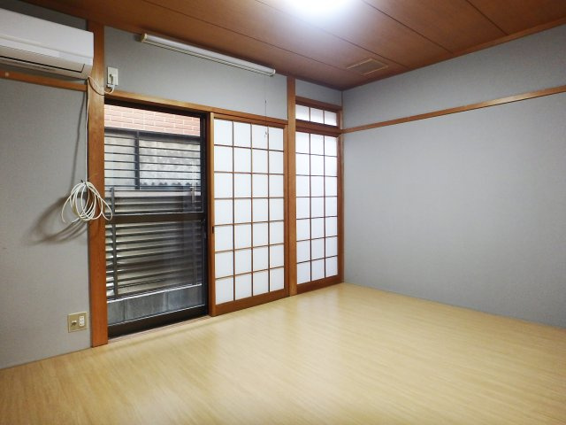 門戸岡田町中古戸建の和室