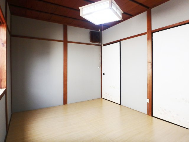 門戸岡田町中古戸建の和室