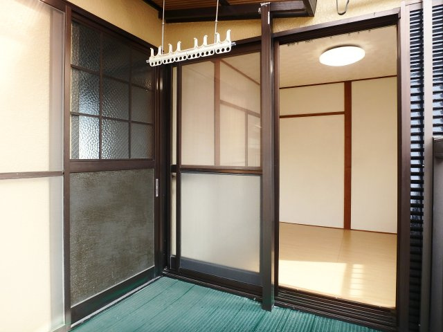 門戸岡田町中古戸建のバルコニー