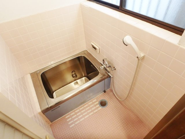 門戸岡田町中古戸建の浴室