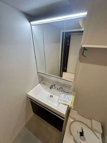 MAISON COULEUR UESHIOの洗面所