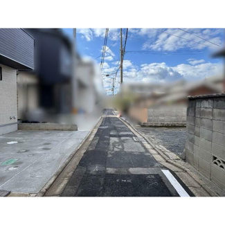 【前面道路含む現地写真】
