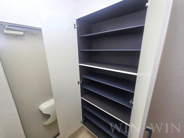 グラース神野の玄関