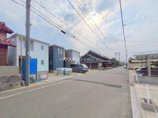 【前面道路含む現地写真】