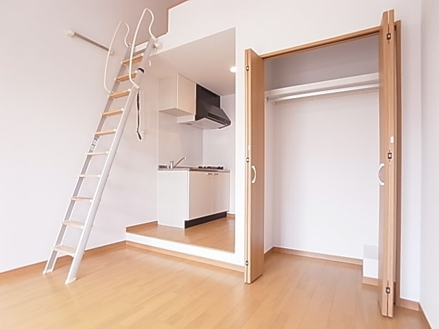 神戸市長田区山下町４丁目のアパートの収納