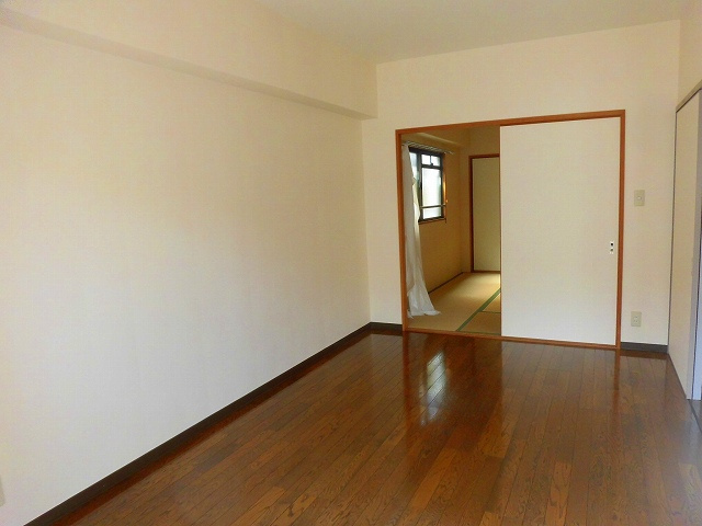 シェルコート南甲子園の洋室