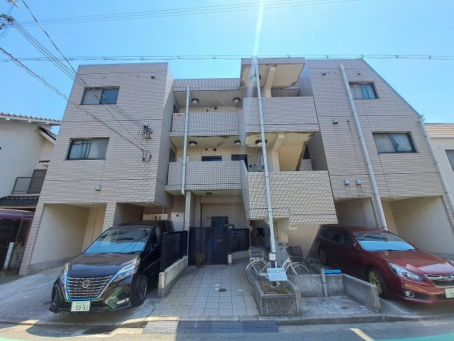 シェルコート南甲子園の外観