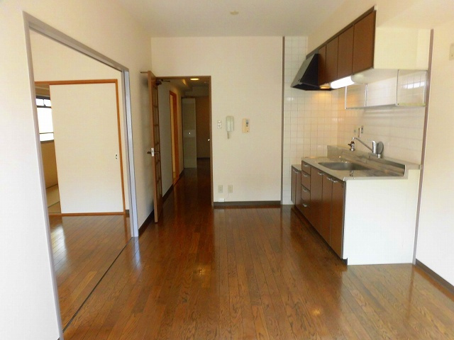 シェルコート南甲子園の居間・リビング