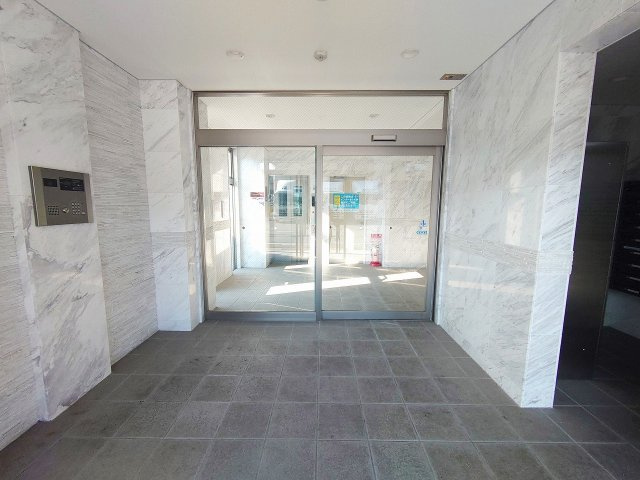 キャッスルコート神田町のエントランス