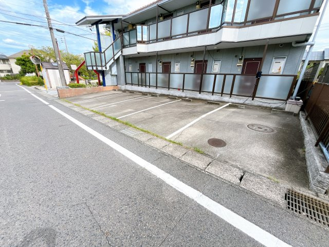 パークメゾンの駐車場