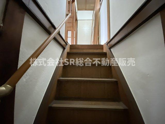 旭町中古戸建の内装|リフォームや住宅ローン・東大阪市の不動産の事なら弊社にお任せ下さいませ！
各地域の特徴・グルメ・裏道やその他、細かい情報等も熟知した
東大阪市出身のスタッフが新生活を送るお客様をサポート致します！