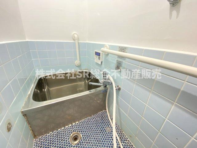 旭町中古戸建の浴室|お風呂で日々の疲れを落としましょう