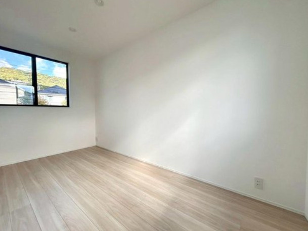 西岡本4丁目　新築戸建の洋室