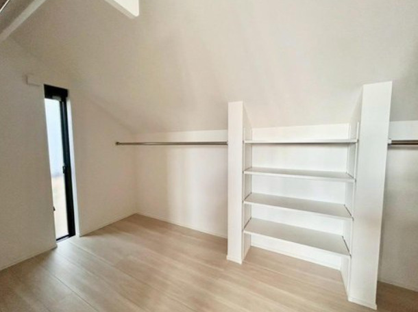 西岡本4丁目　新築戸建の収納