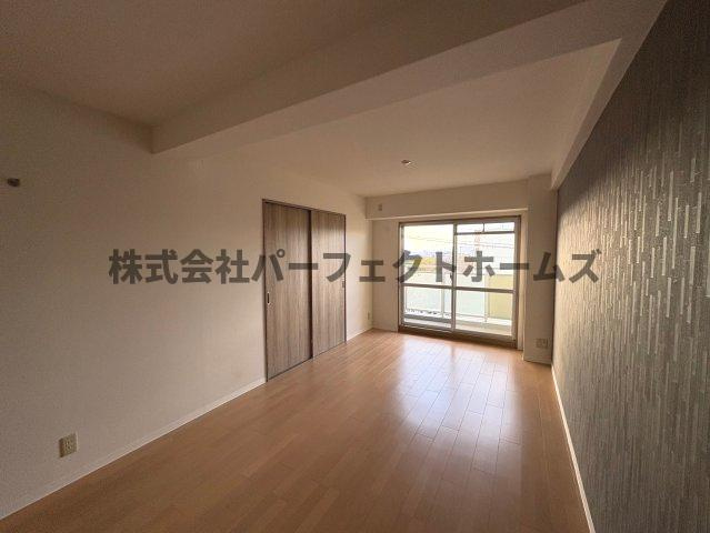 フロレスタ・ミオ山田池公園の居間・リビング