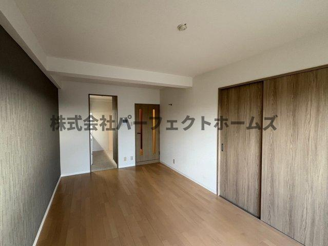 フロレスタ・ミオ山田池公園の居間・リビング|こちらの居間で趣味の時間をお楽しみください