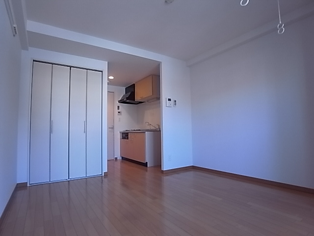 神戸市兵庫区永沢町４丁目の賃貸マンションの居間・リビング|リビング洋室