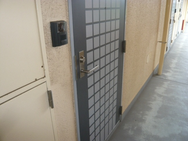 アイビス小絹Ａの玄関