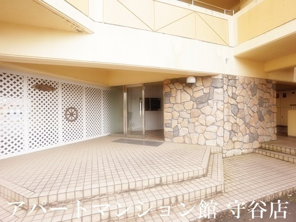 アイビス小絹Ａのエントランス