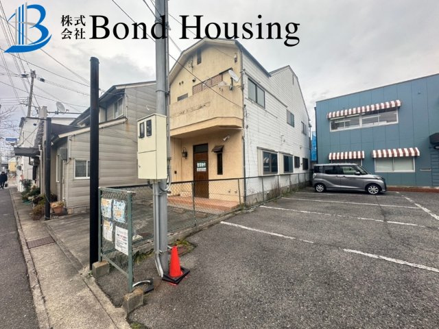 店舗付き住宅　田町　築35年の前面道路含む現地写真