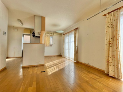 【居間・リビング】 | 【中古戸建て】秋田市仁井田潟中町