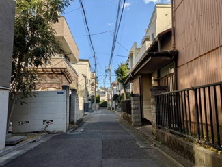 【前面道路含む現地写真】 | ※古家は更地にてお引渡しいたします
