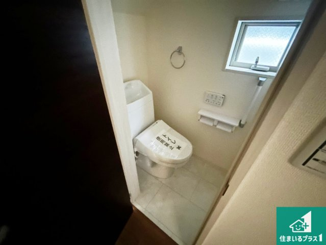 東淀川区大桐　新築一戸建てのトイレ|1・2階の2ヶ所にあるので、朝の忙しい時間の順番待ちもなく、深夜の利用にも大変便利です。