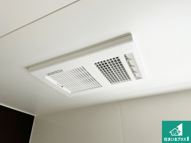 東淀川区大桐　新築一戸建ての冷暖房・空調設備|四季を通して快適なバスライフをお手伝いする浴室暖房乾燥機！浴室の乾燥・暖房・涼風・換気はもちろん、２４時間換気にも対応！