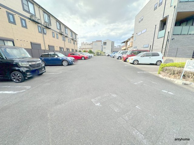 パーチェブローテの駐車場