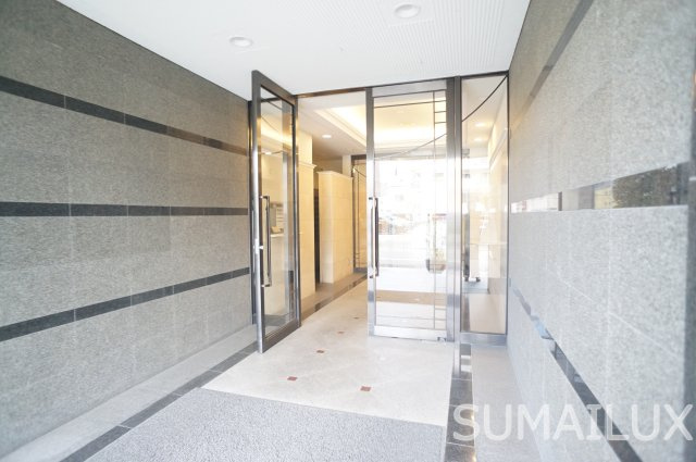 熊本市中央区新町１丁目の賃貸マンションのエントランス