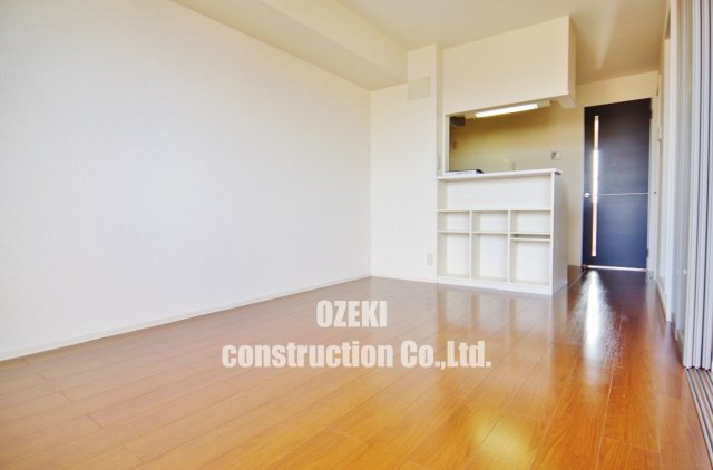 愛宕ビューハイツの居間・リビング