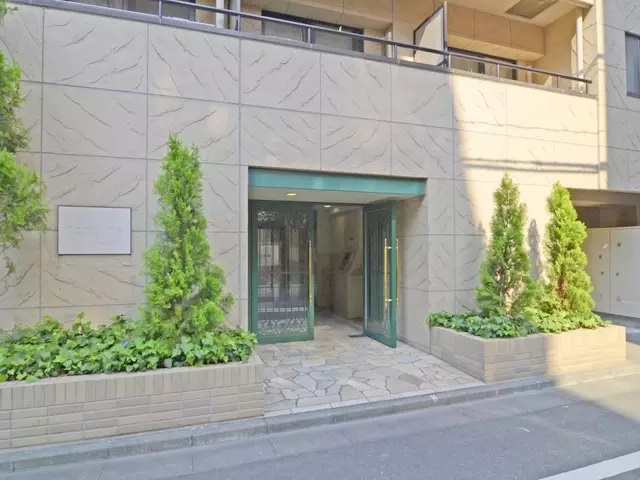 フォルトゥナ日本橋　8階　角　部屋　リ　フォーム済のエントランス