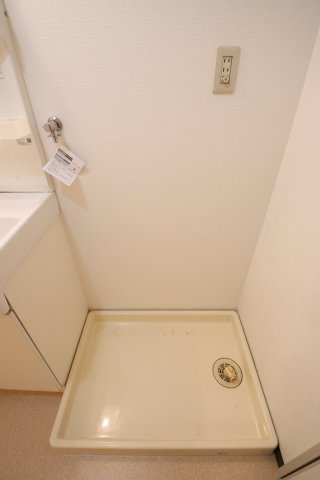 【設備】 | サンロード汐の宮 | 室内洗濯機置場