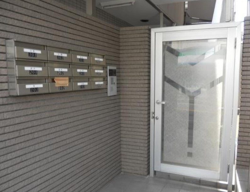 川崎市麻生区百合丘３丁目の賃貸マンションのエントランス|落ち着いたエントランスです