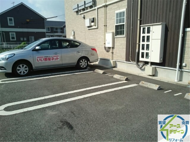 プラシードⅣの駐車場