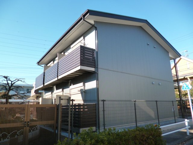 府中市朝日町２丁目のアパートの外観