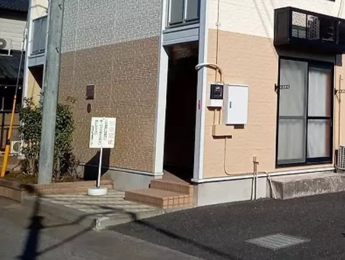 レオパレスファンテールのエントランス