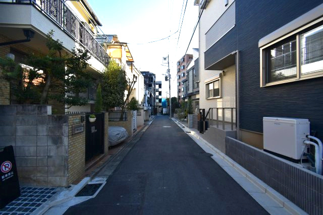 松原3丁目・新築戸建の前面道路含む現地写真