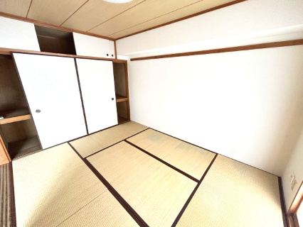パークタウン五領第８団地５号棟（504）の和室|南側和室（６帖）