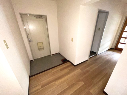 パークタウン五領第８団地５号棟（504）の玄関