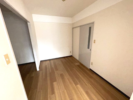 パークタウン五領第８団地５号棟（504）の居間・リビング