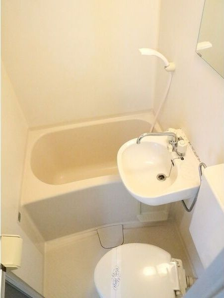 明和ハイツ南江口の浴室