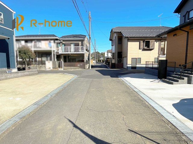 つくば市谷田部第23　新築戸建て　1号棟の前面道路含む現地写真|『今から見たい！』大歓迎です♪
お気軽にＲ－ｈomeまでお問い合わせください。
