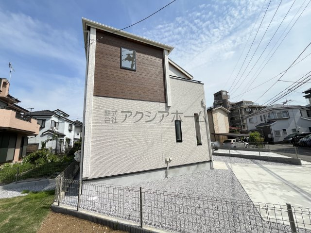 狭山市柏原・全3棟　新築一戸建　2号棟　の外観