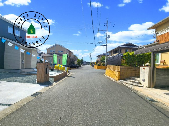 菊池郡大津町美咲野4丁目第1-1棟（1号棟）　の前面道路含む現地写真|前面道路です。