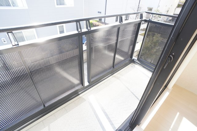 プラム中彦のバルコニー