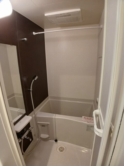 アシストみなと元町の浴室